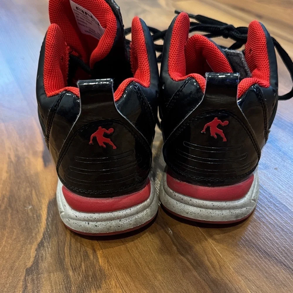 Kids' Black and Red jordan Andi sneakers